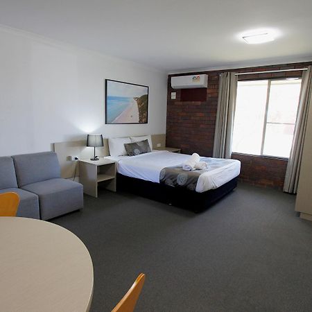Blue Shades Motel Мэриборо Экстерьер фото