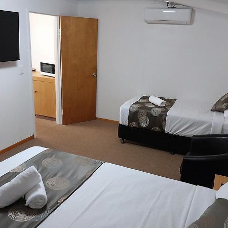 Blue Shades Motel Мэриборо Экстерьер фото