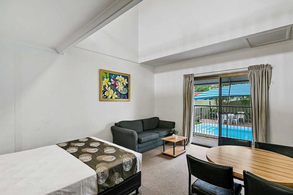 Blue Shades Motel Мэриборо Экстерьер фото