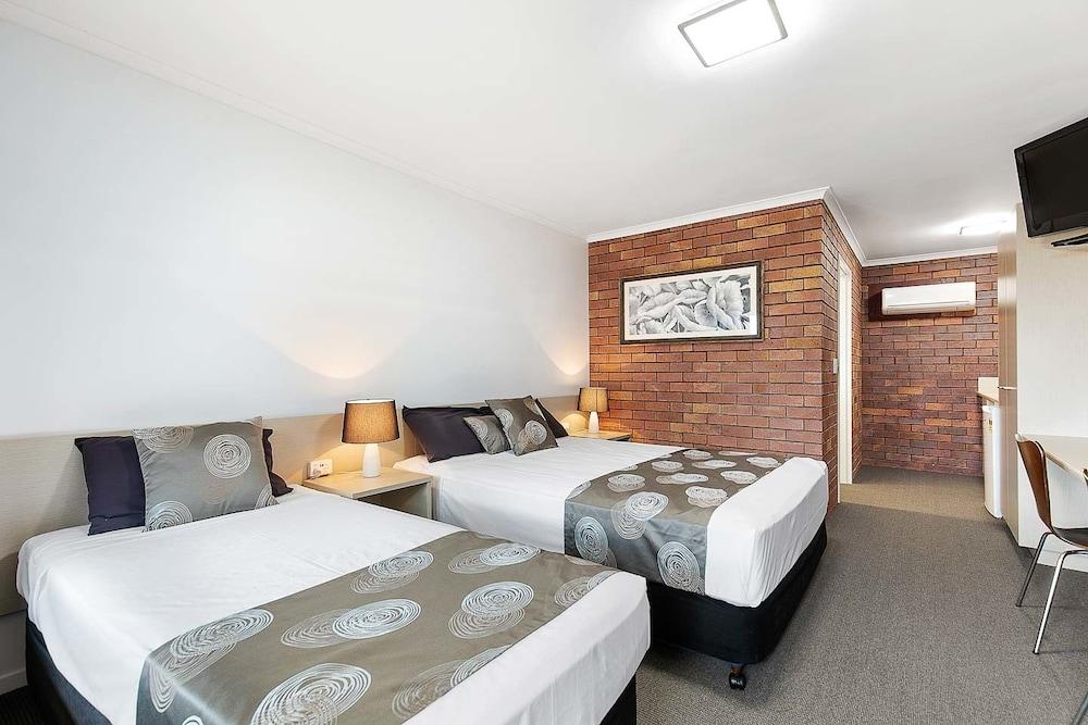 Blue Shades Motel Мэриборо Экстерьер фото