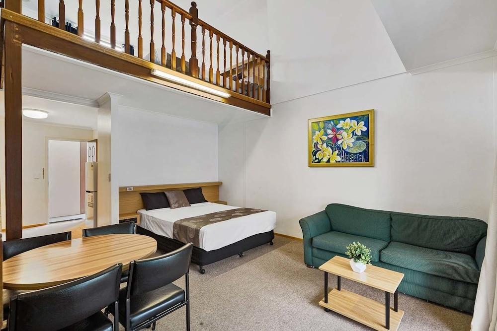 Blue Shades Motel Мэриборо Экстерьер фото