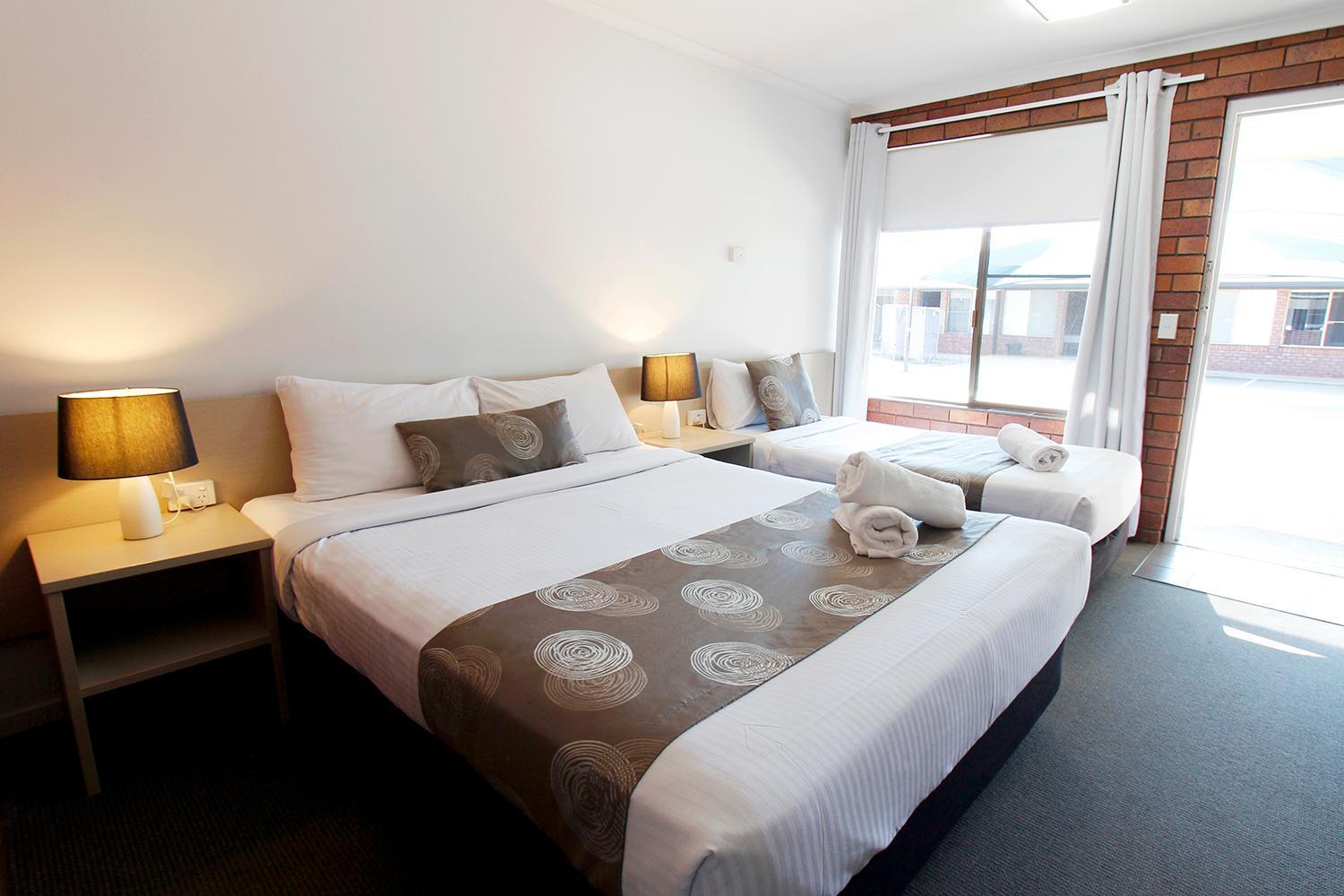 Blue Shades Motel Мэриборо Экстерьер фото
