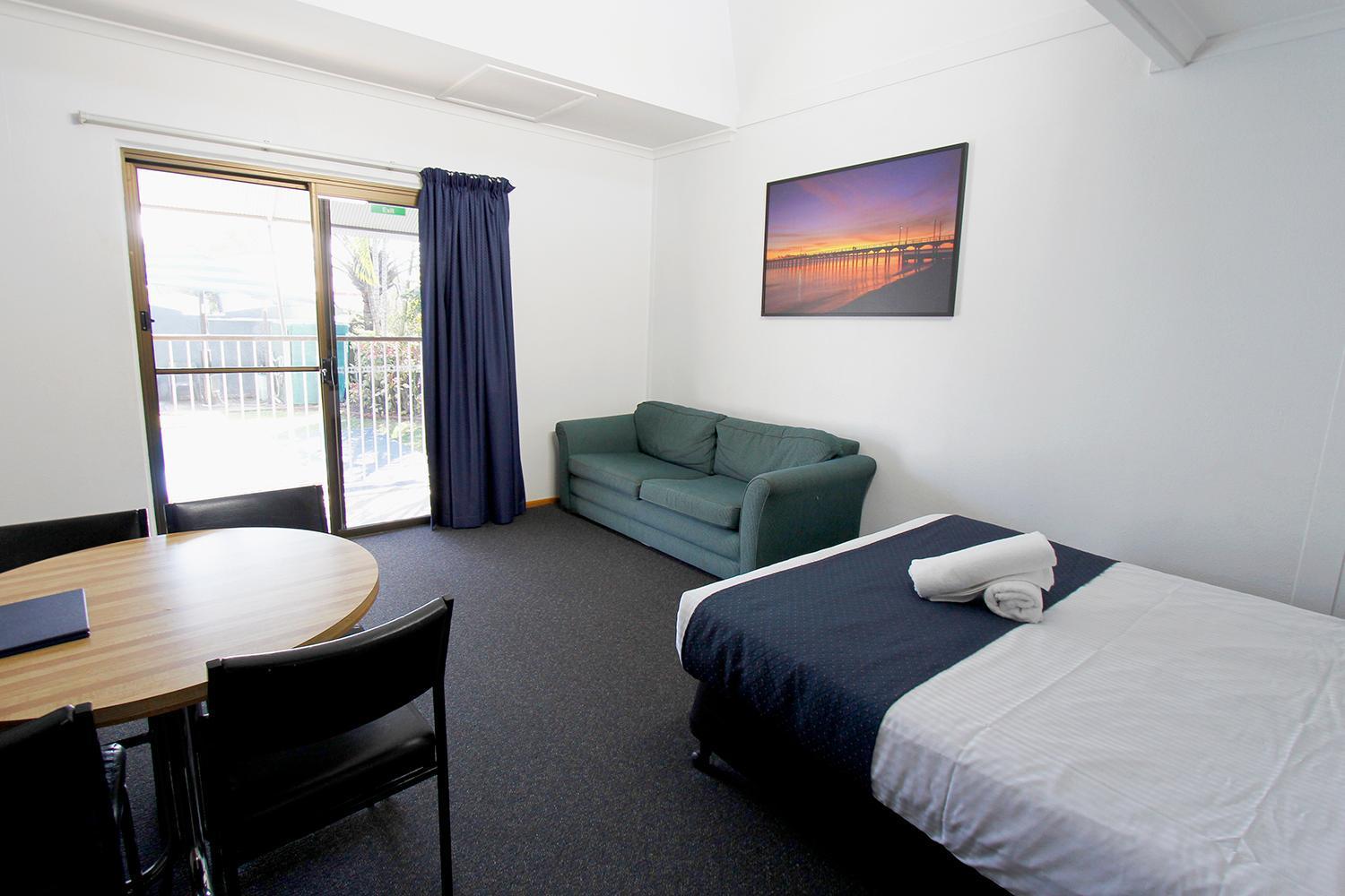 Blue Shades Motel Мэриборо Экстерьер фото