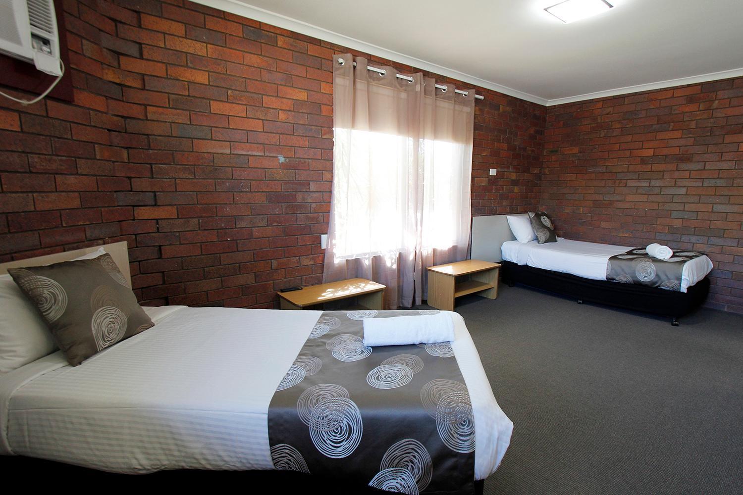 Blue Shades Motel Мэриборо Экстерьер фото