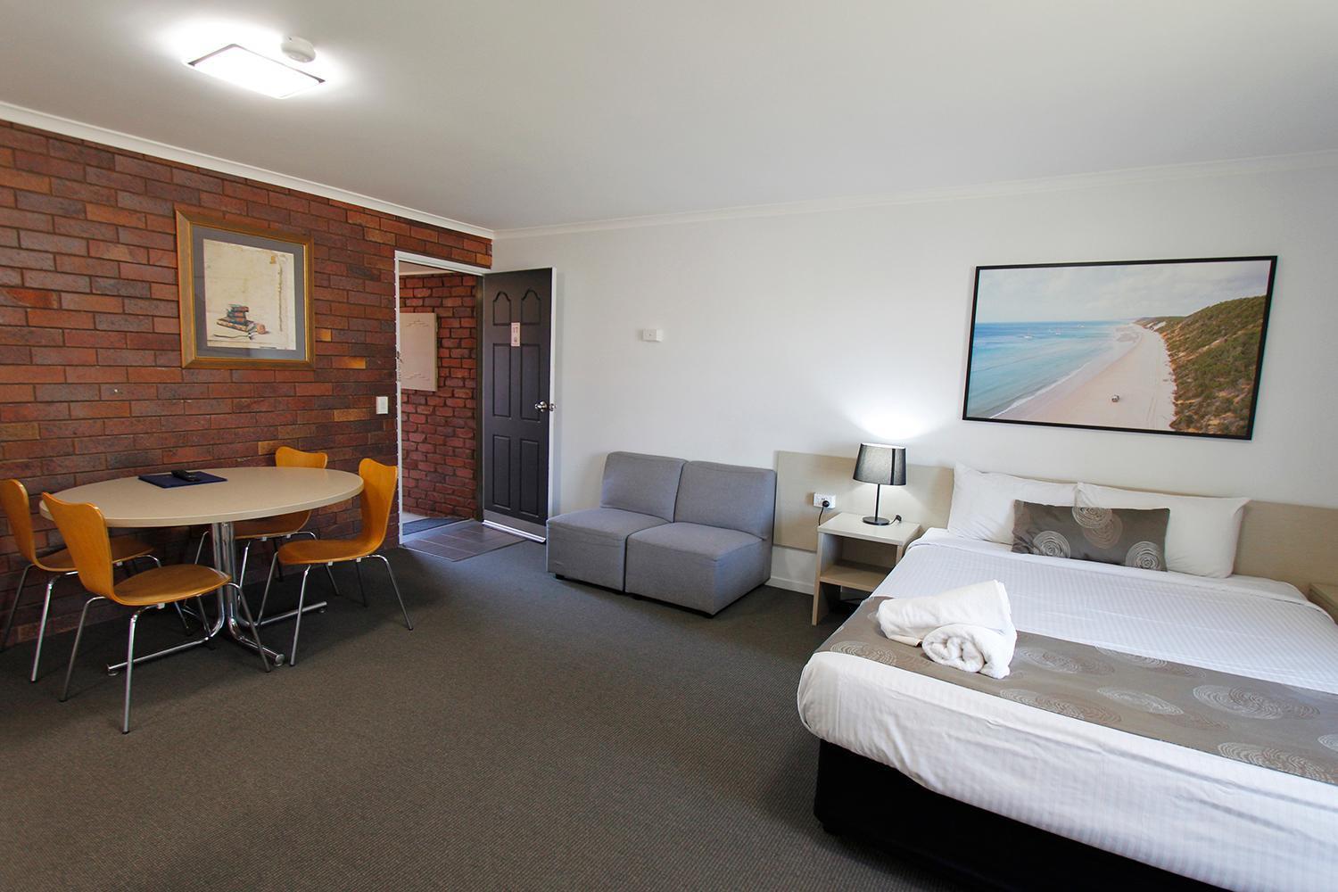 Blue Shades Motel Мэриборо Экстерьер фото
