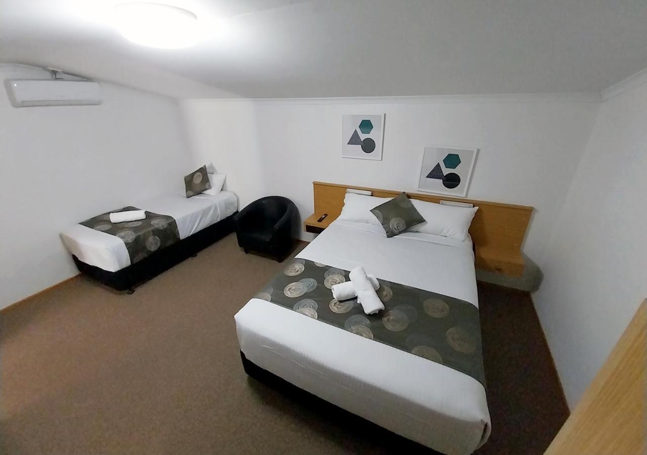 Blue Shades Motel Мэриборо Экстерьер фото